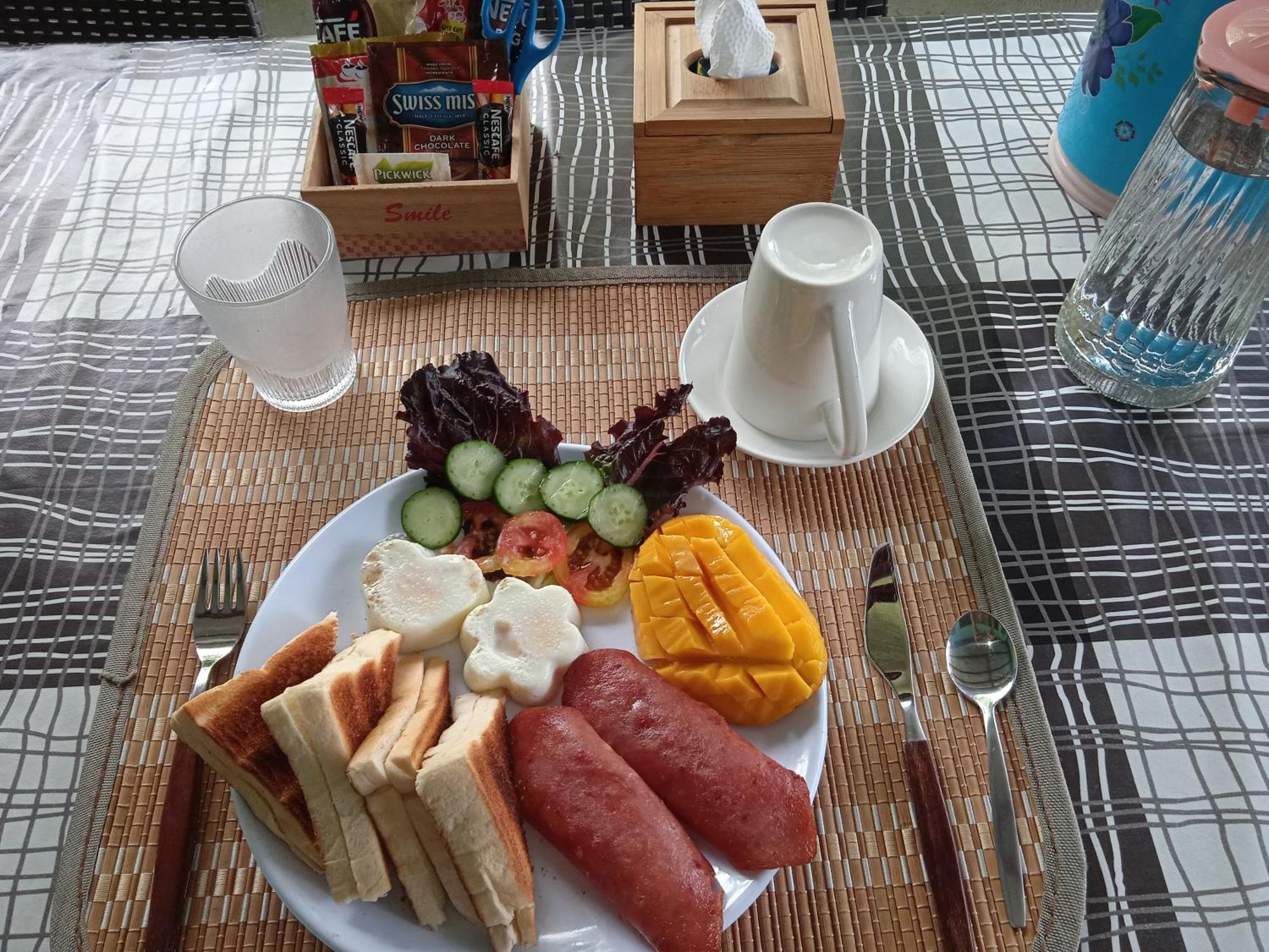 Sarah'S Garden Bnb & Spa Acomodação com café da manhã Clarin  Exterior foto