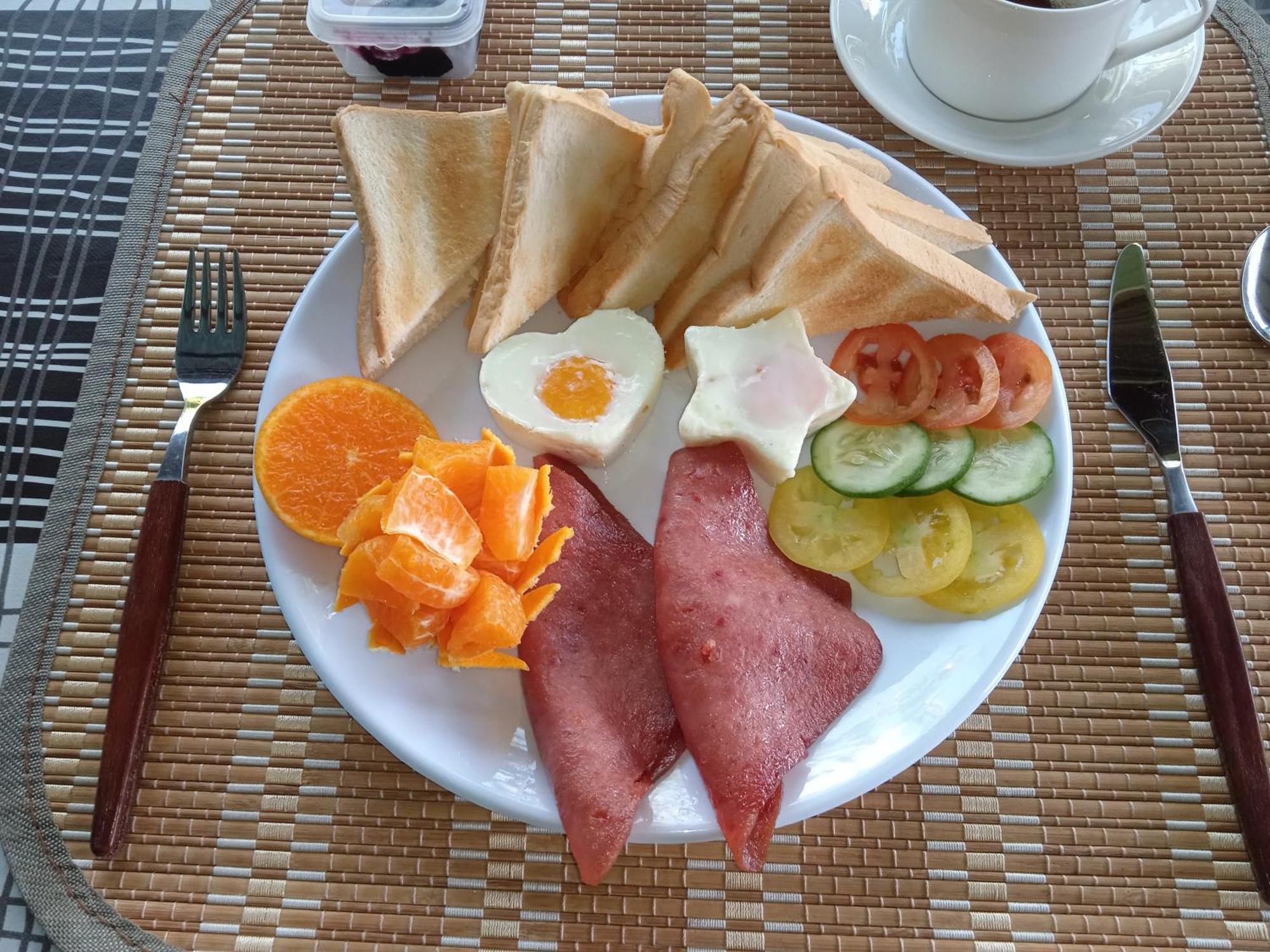 Sarah'S Garden Bnb & Spa Acomodação com café da manhã Clarin  Exterior foto